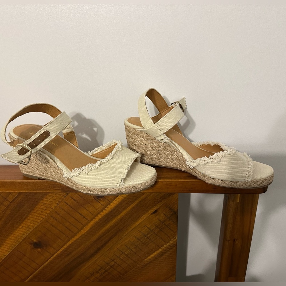 Tommy Bahama fringe sandals
